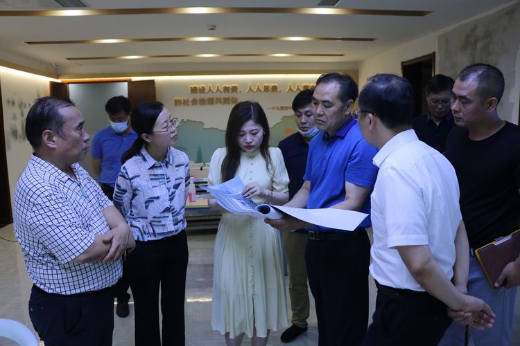 历下区委常委、政法委书记李乐军一行到燕山街道指导调研网格化社会治理建设工作