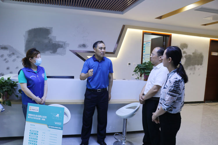 历下区委常委、政法委书记李乐军一行到燕山街道指导调研网格化社会治理建设工作