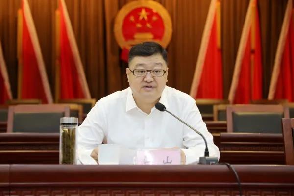 全區(qū)深化文明城市創(chuàng)建工作推進(jìn)會召開