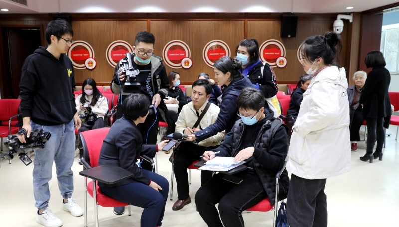 中央省市近20家媒体集中采访历下区网格化履职工作